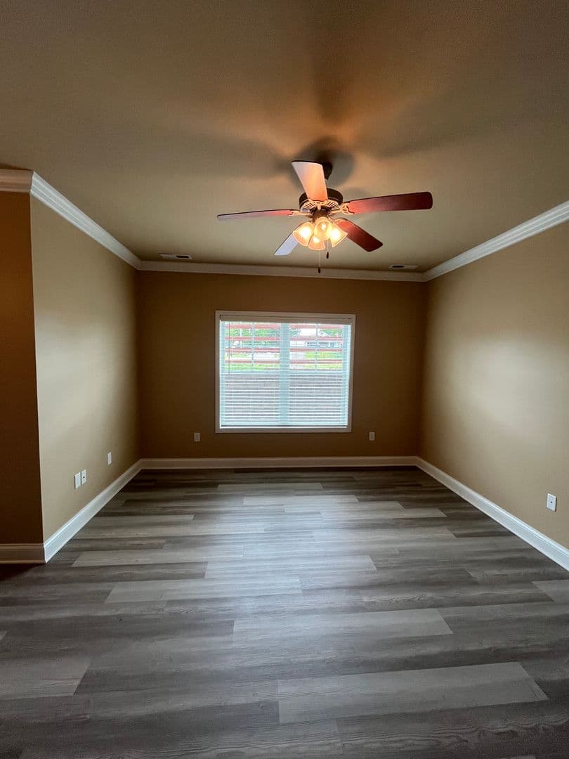 Bowling Green Apartment: 6068 Louisville Rd