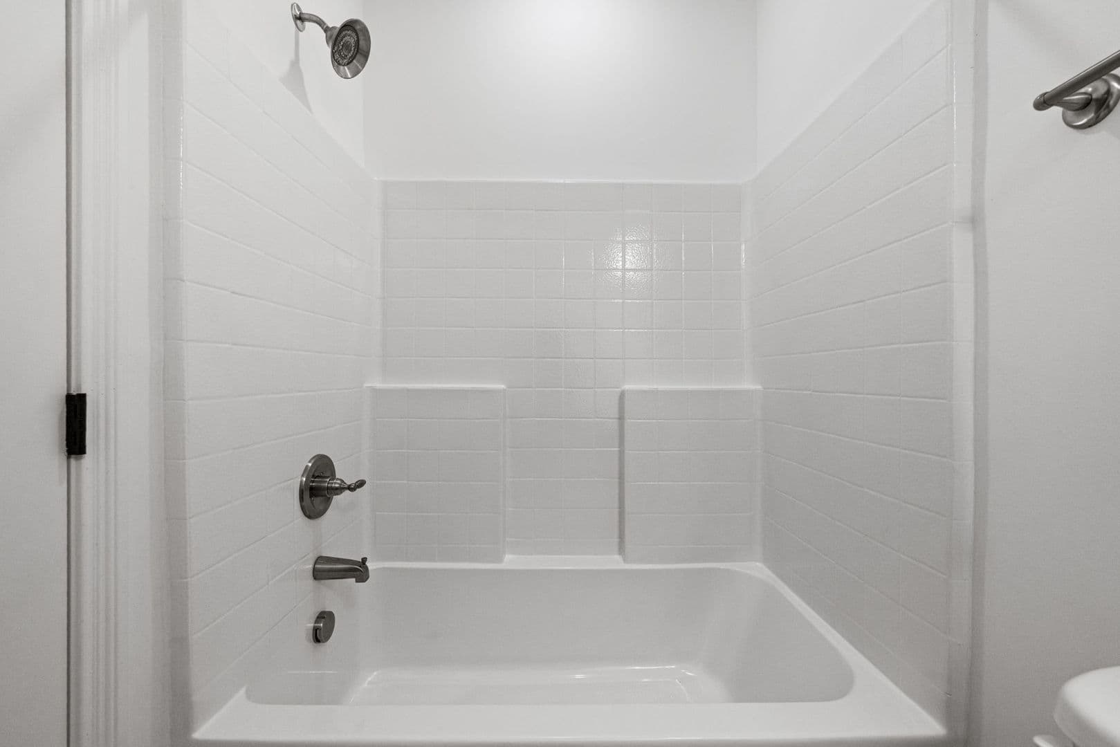 Bowling Green Apartment: 864 Fairview Avenue