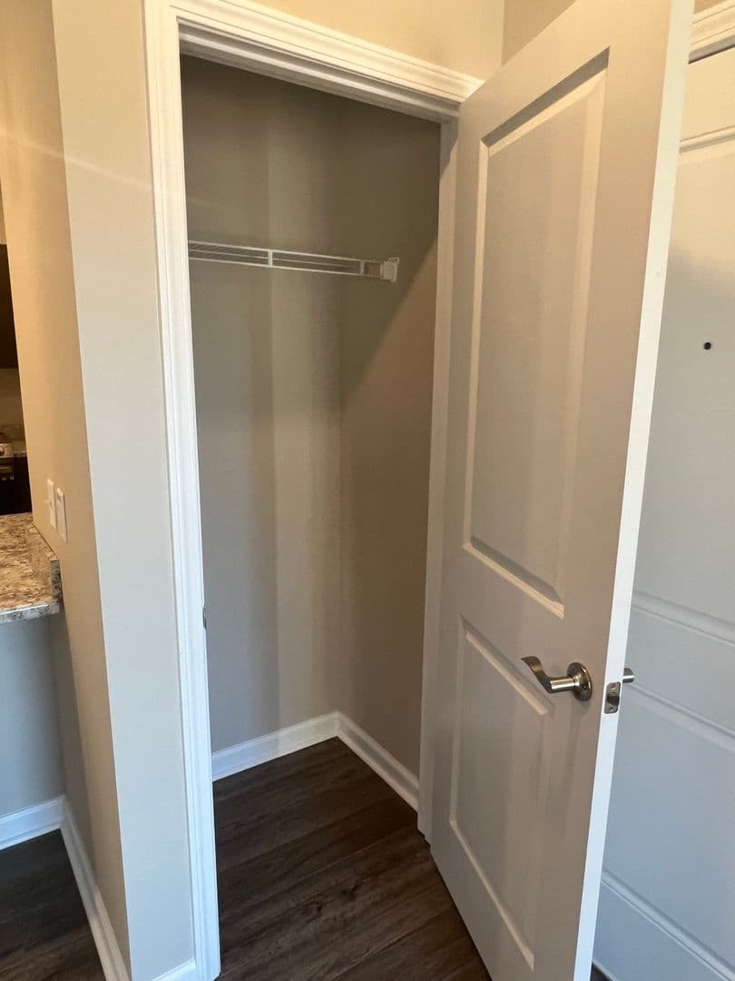 Portland Apartment: 1077 Gateview Drive