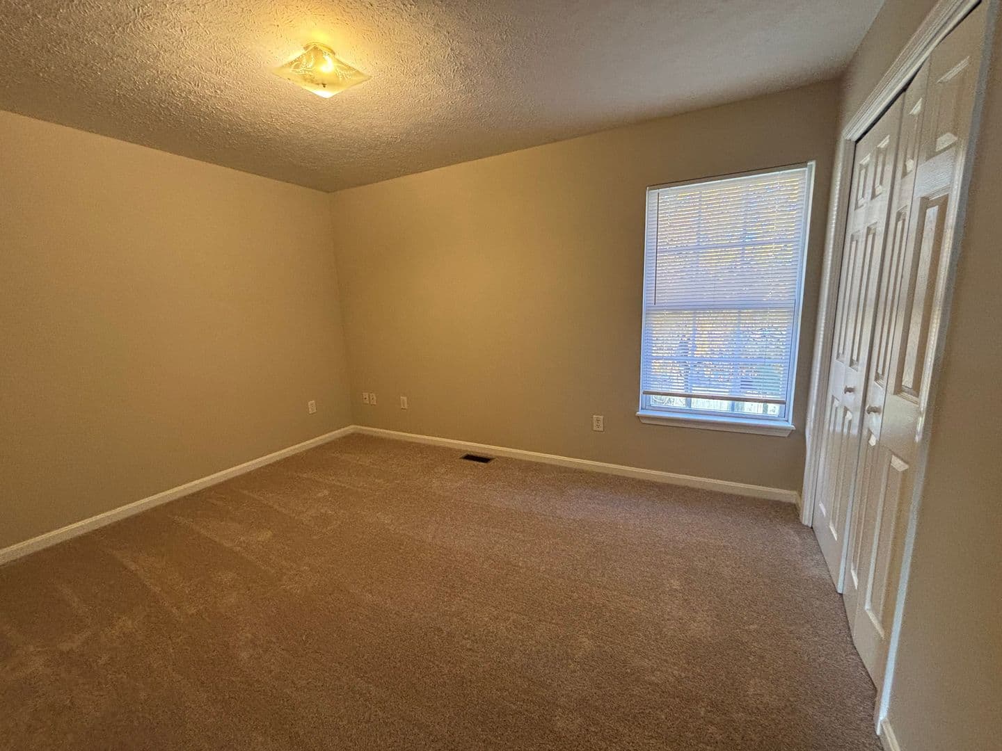 Elizabethtown Apartment: 1150, 1156, and 1164 Woodland Drive; 1204 Denada Lane