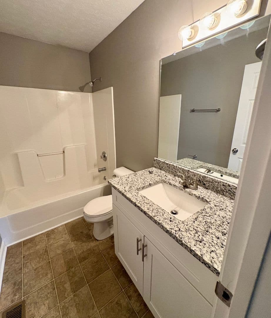 Elizabethtown Apartment: 636 Westport Road