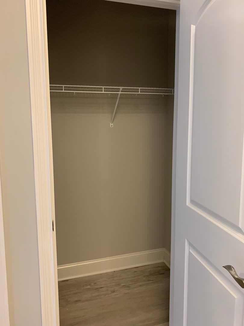 Bowling Green Apartment: 249 Greenwood Lane