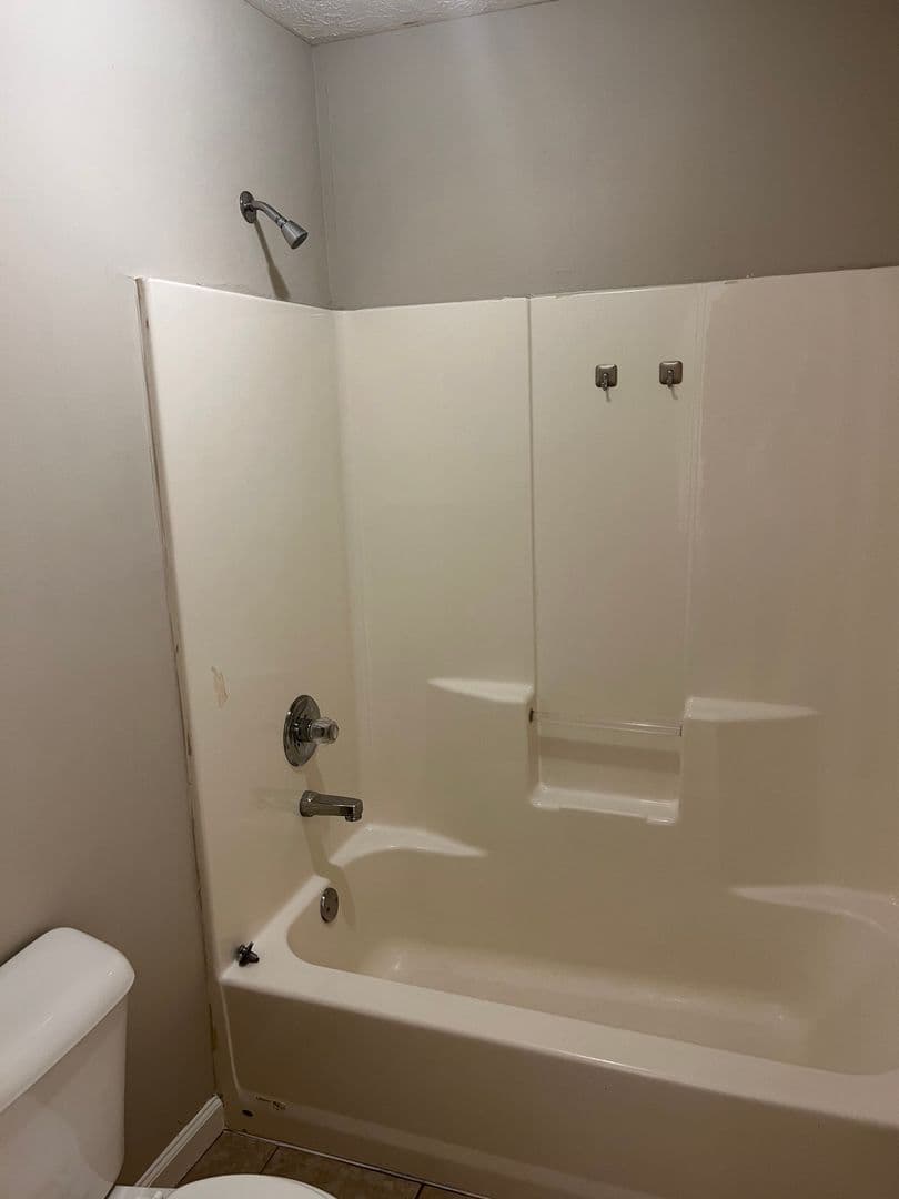 Bowling Green Apartment: 2610 Oriole Street
