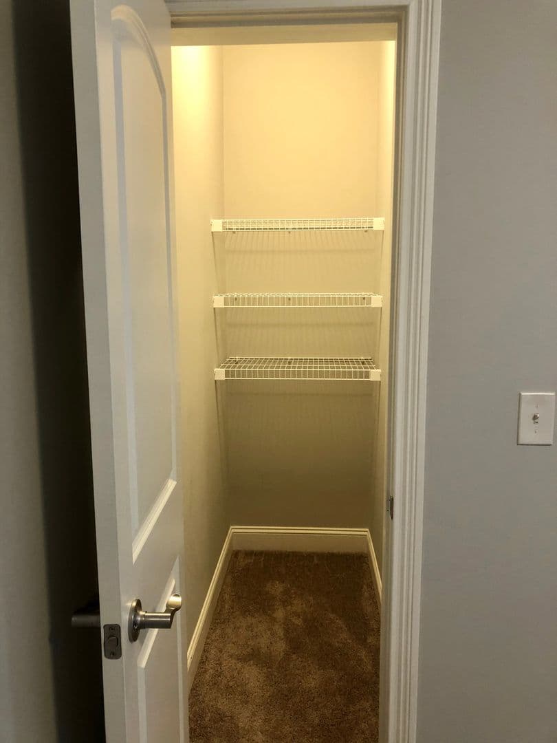Bowling Green Apartment: 249 Greenwood Lane