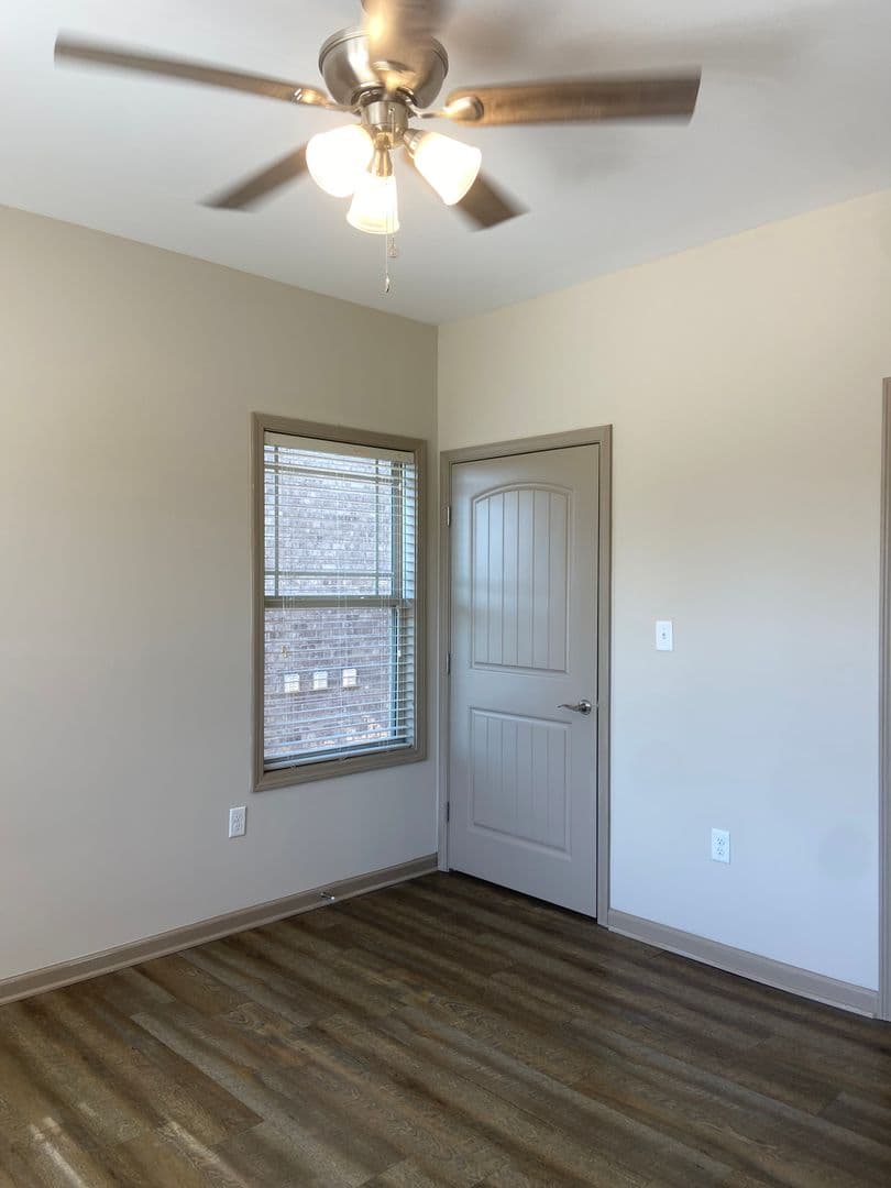 Bowling Green Apartment: 1607 & 1720 US 31W Bypass