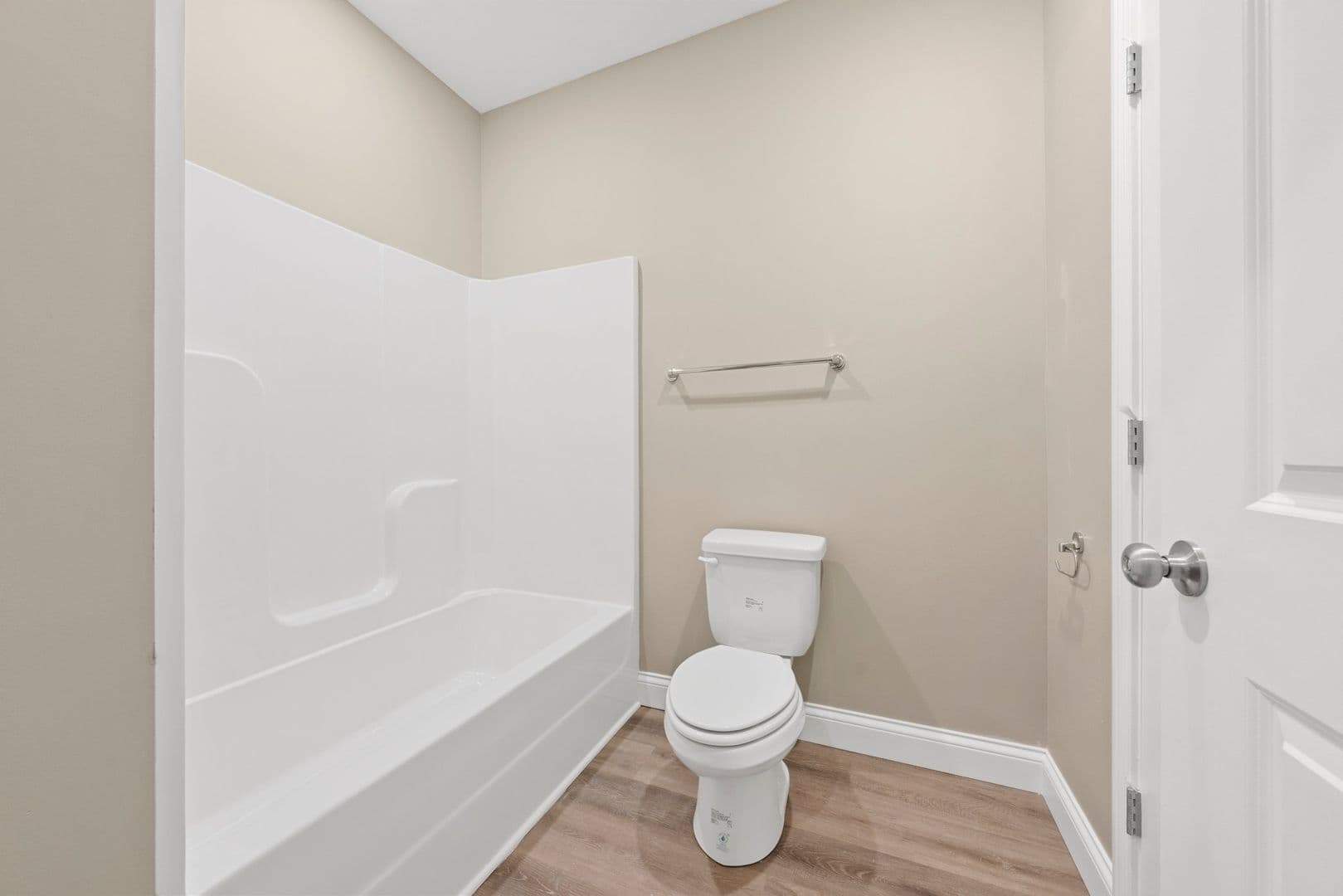 Bowling Green Apartment: 179 Walnut Creek Drive