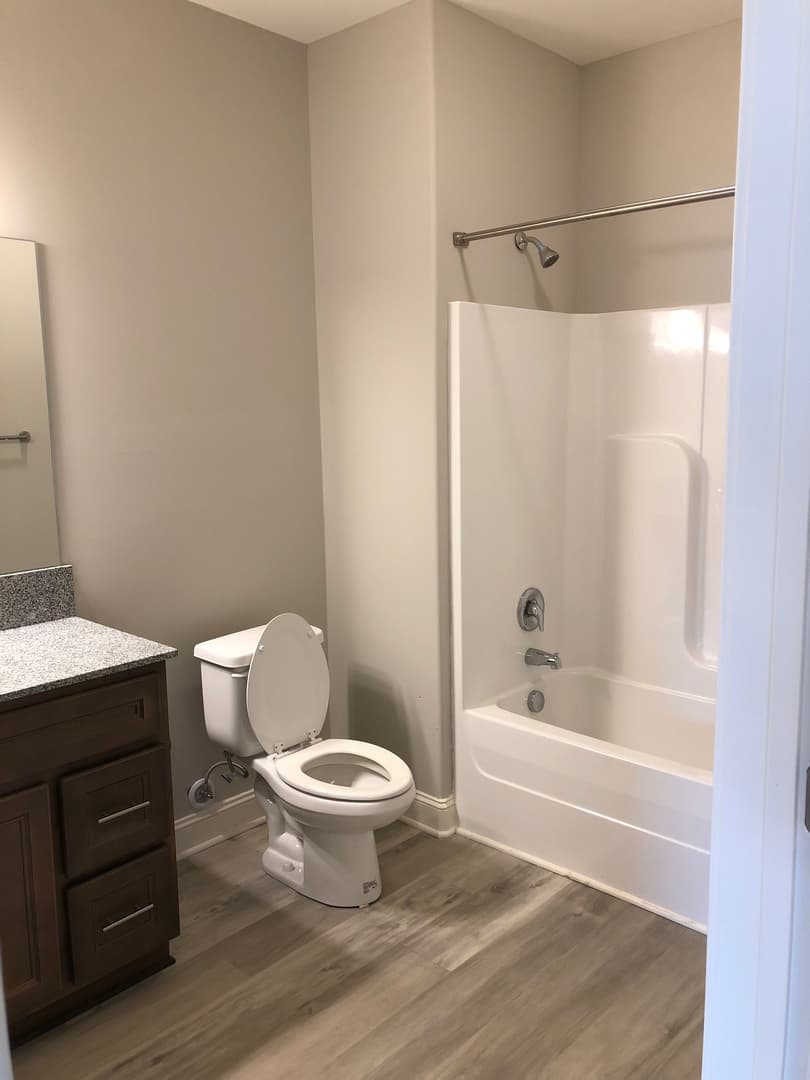 Bowling Green Apartment: 249 Greenwood Lane