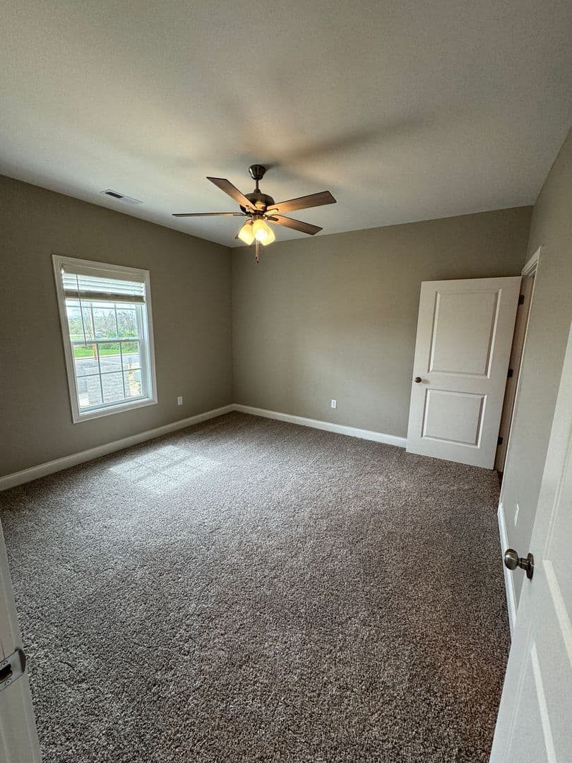 Bowling Green Apartment: 5204 Bakers Spring Street