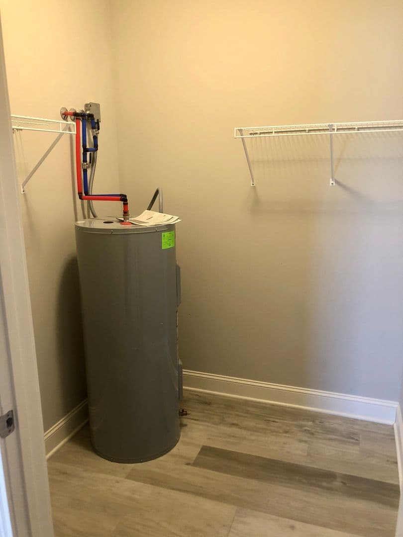 Bowling Green Apartment: 249 Greenwood Lane