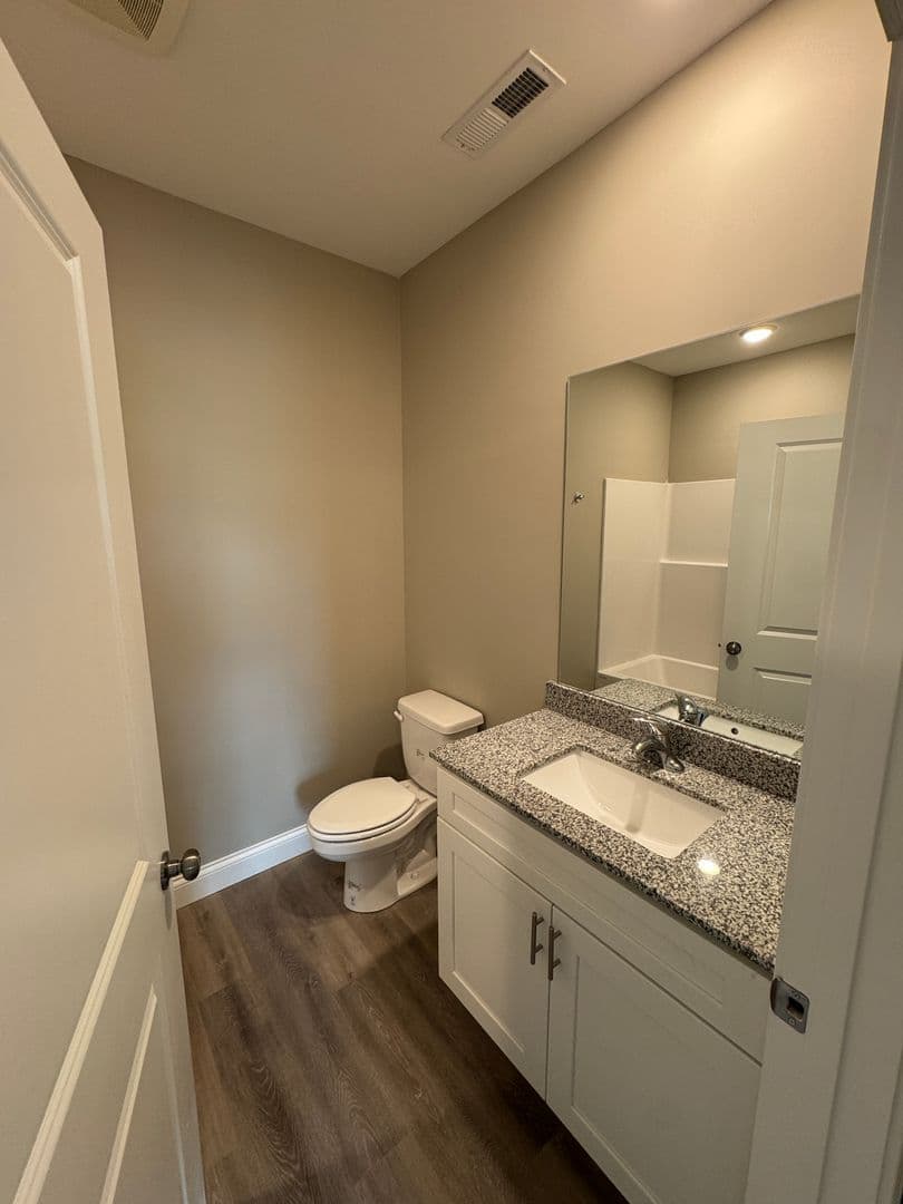 Bowling Green Apartment: 5204 Bakers Spring Street