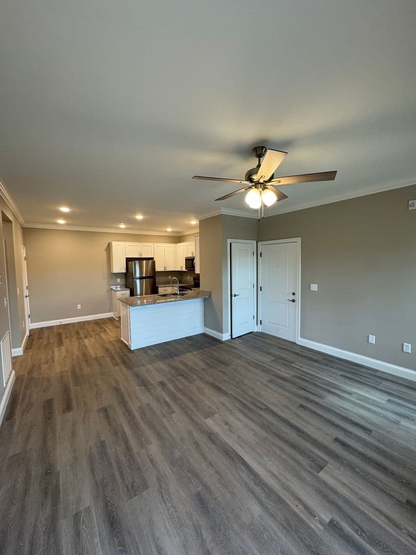 Bowling Green Apartment: 5204 Bakers Spring Street