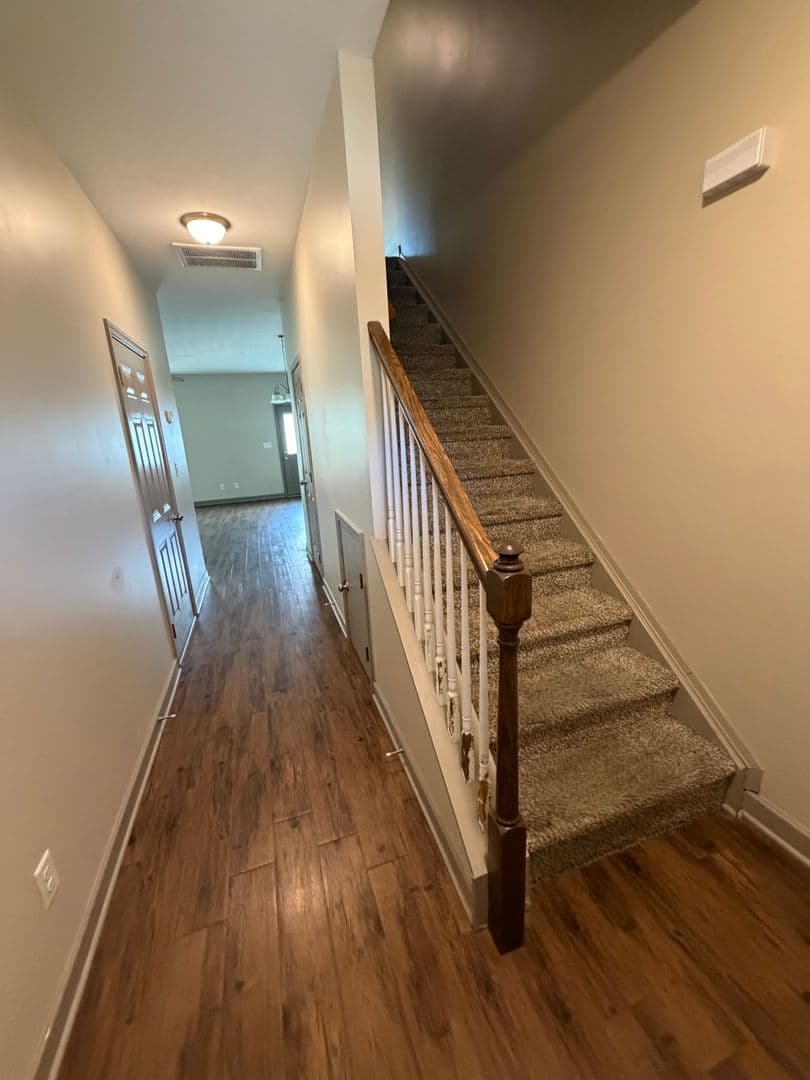 Bowling Green Apartment: 110 Audley Court