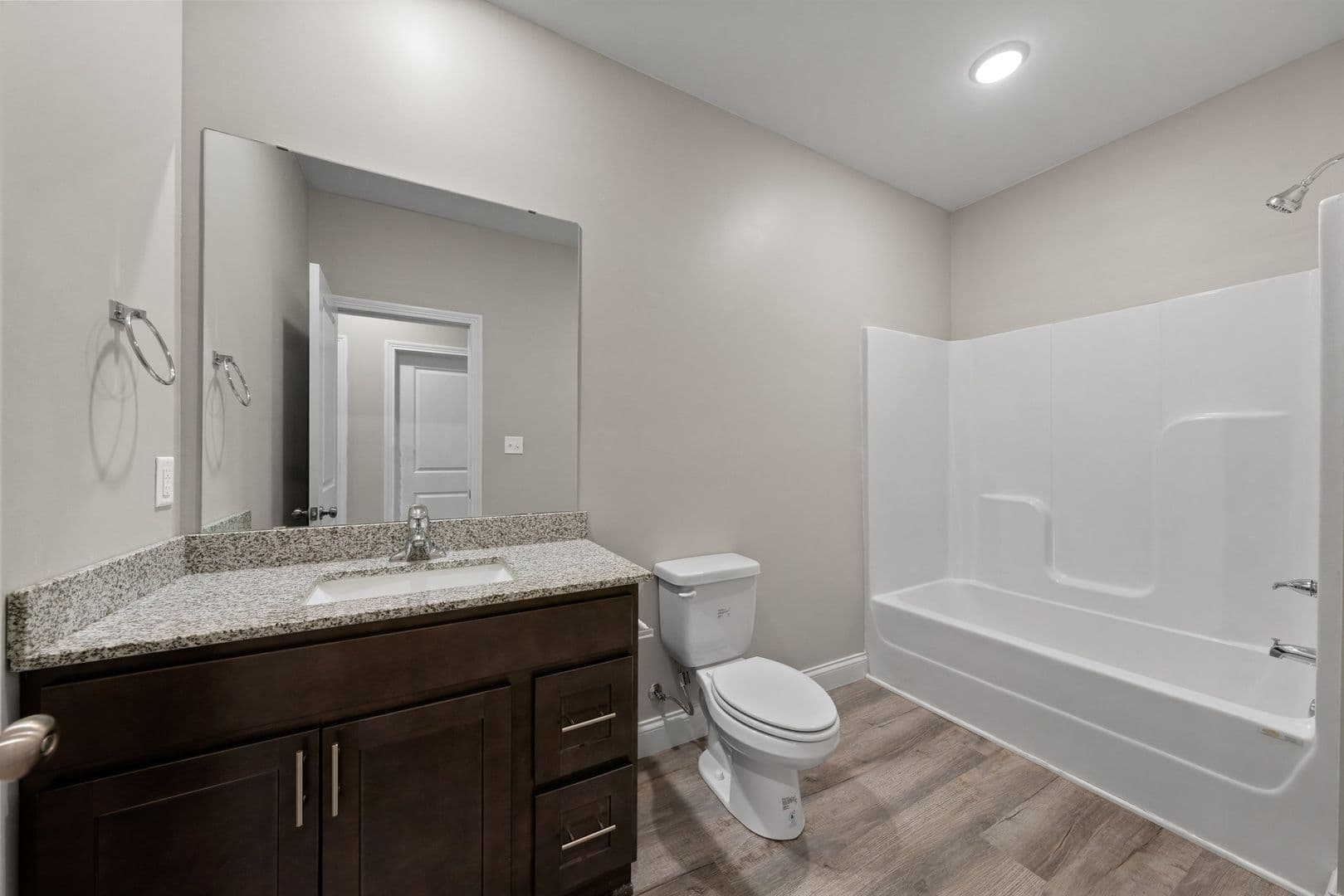 Bowling Green Apartment: 2363 Fox Ridge Court