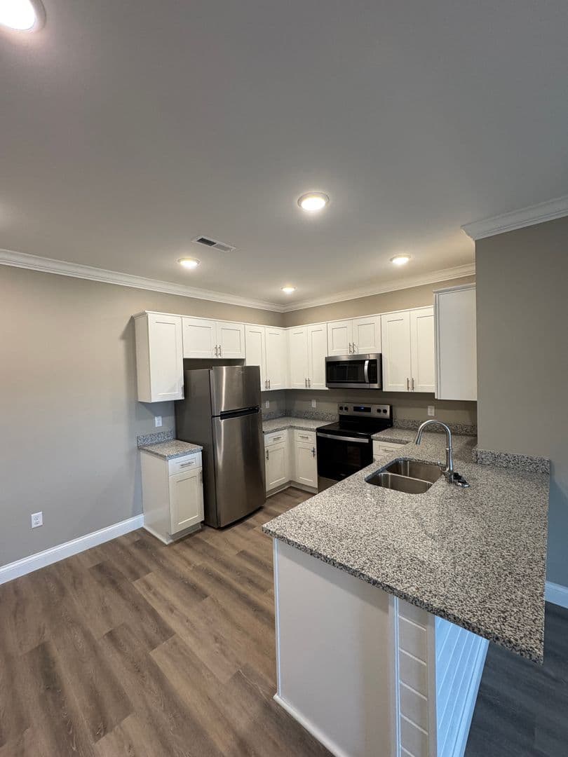 Bowling Green Apartment: 5204 Bakers Spring Street