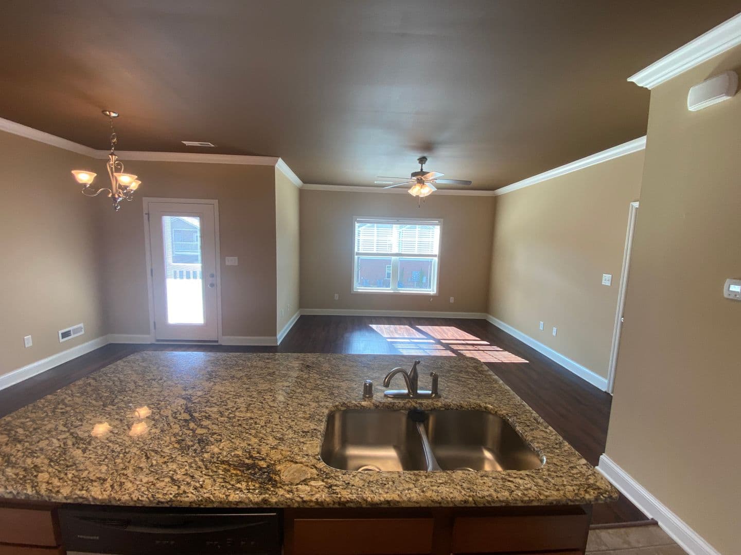 Bowling Green Apartment: 655 Declaration Way