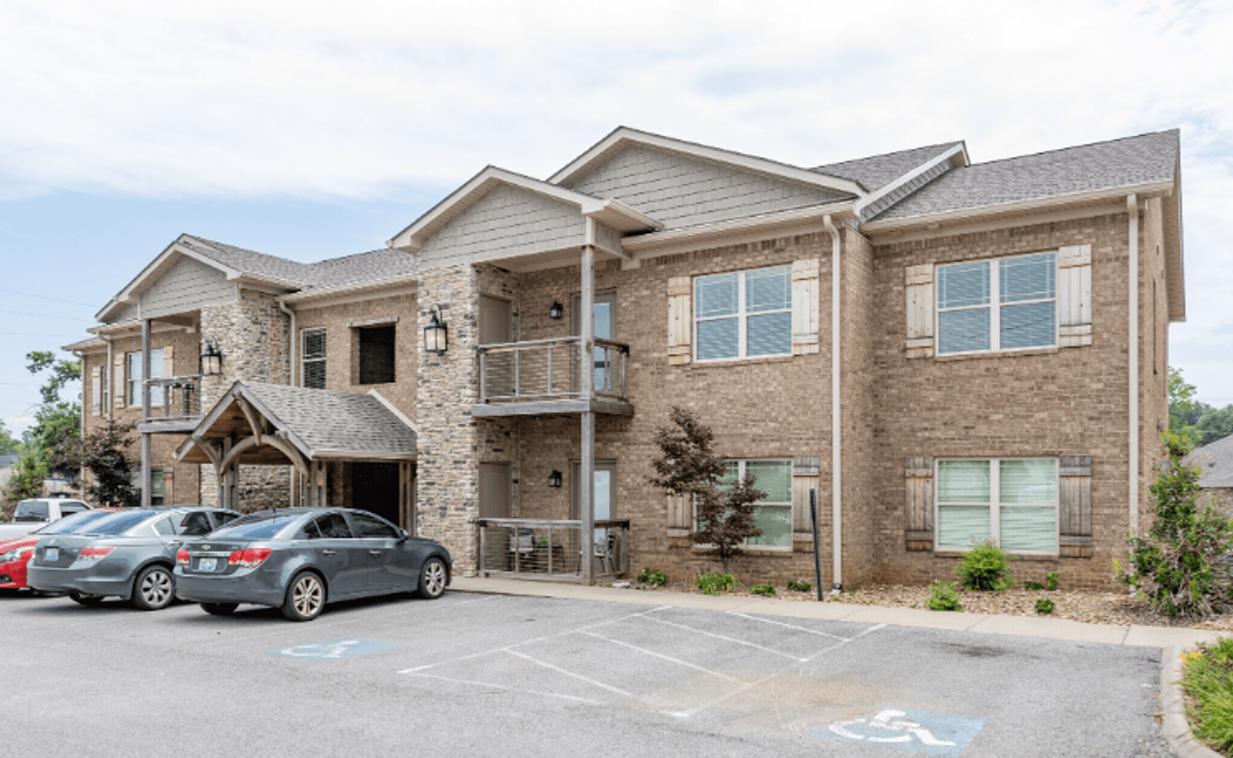 Bowling Green Apartment: 1607 & 1720 US 31W Bypass