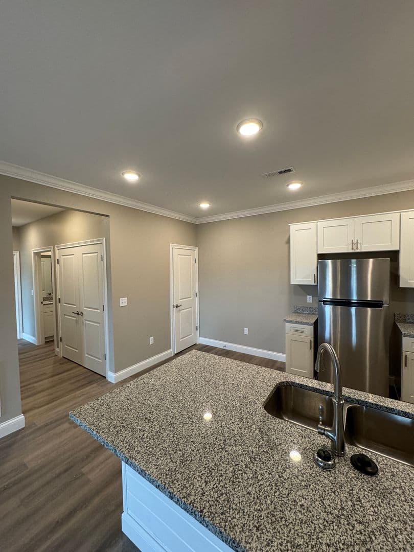 Bowling Green Apartment: 5204 Bakers Spring Street