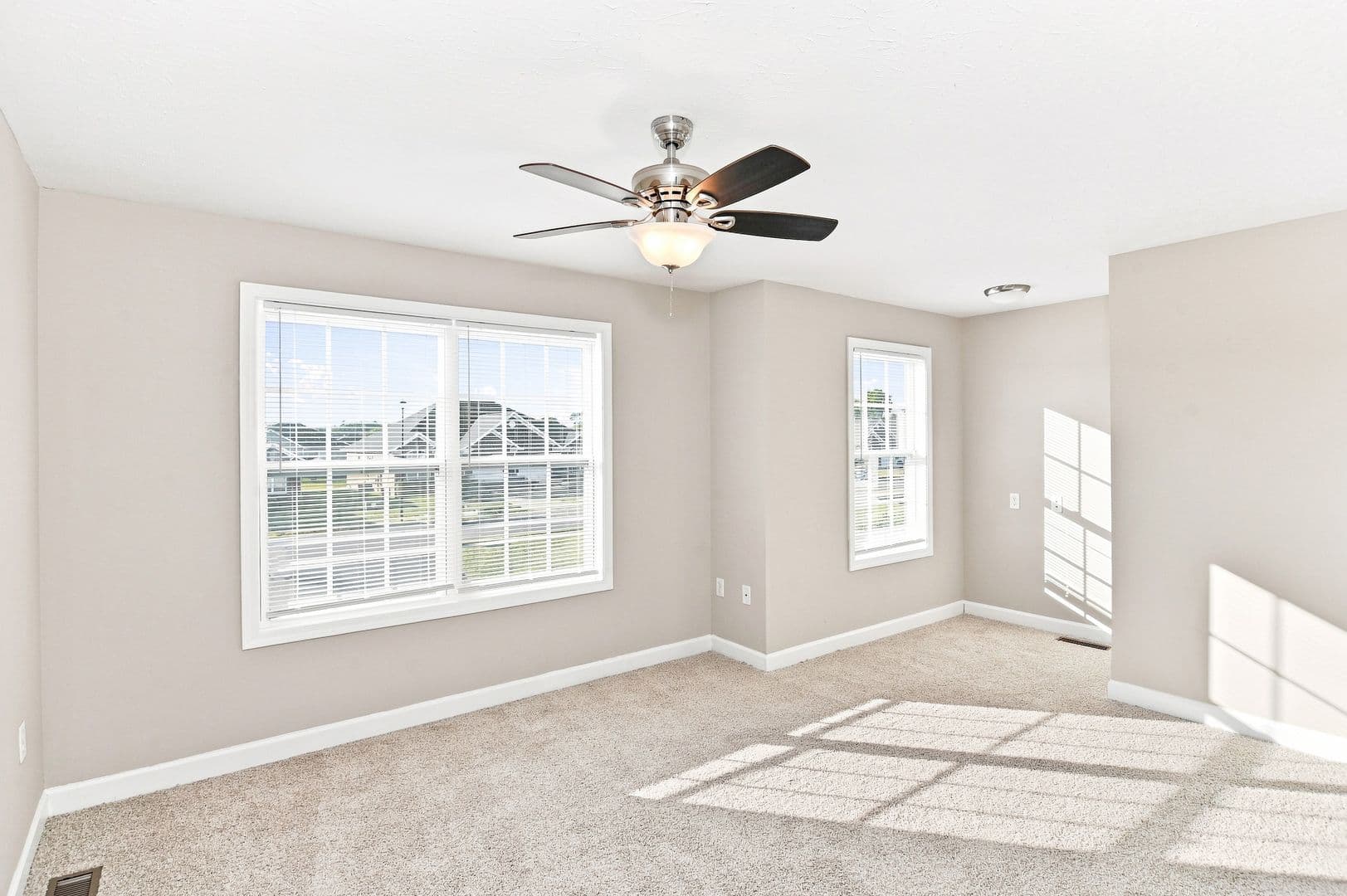 Bowling Green Apartment: 736 Village Creek Drive