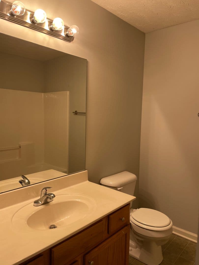 Bowling Green Apartment: 398 Lower Stone Avenue