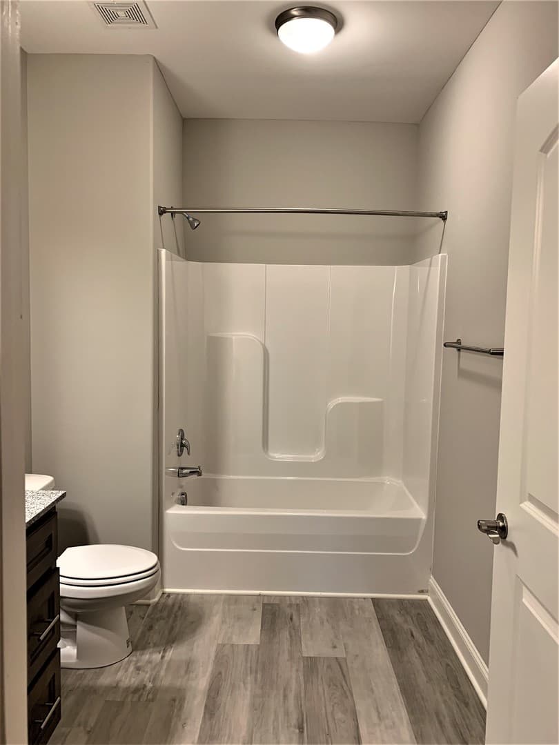 Bowling Green Apartment: 249 Greenwood Lane