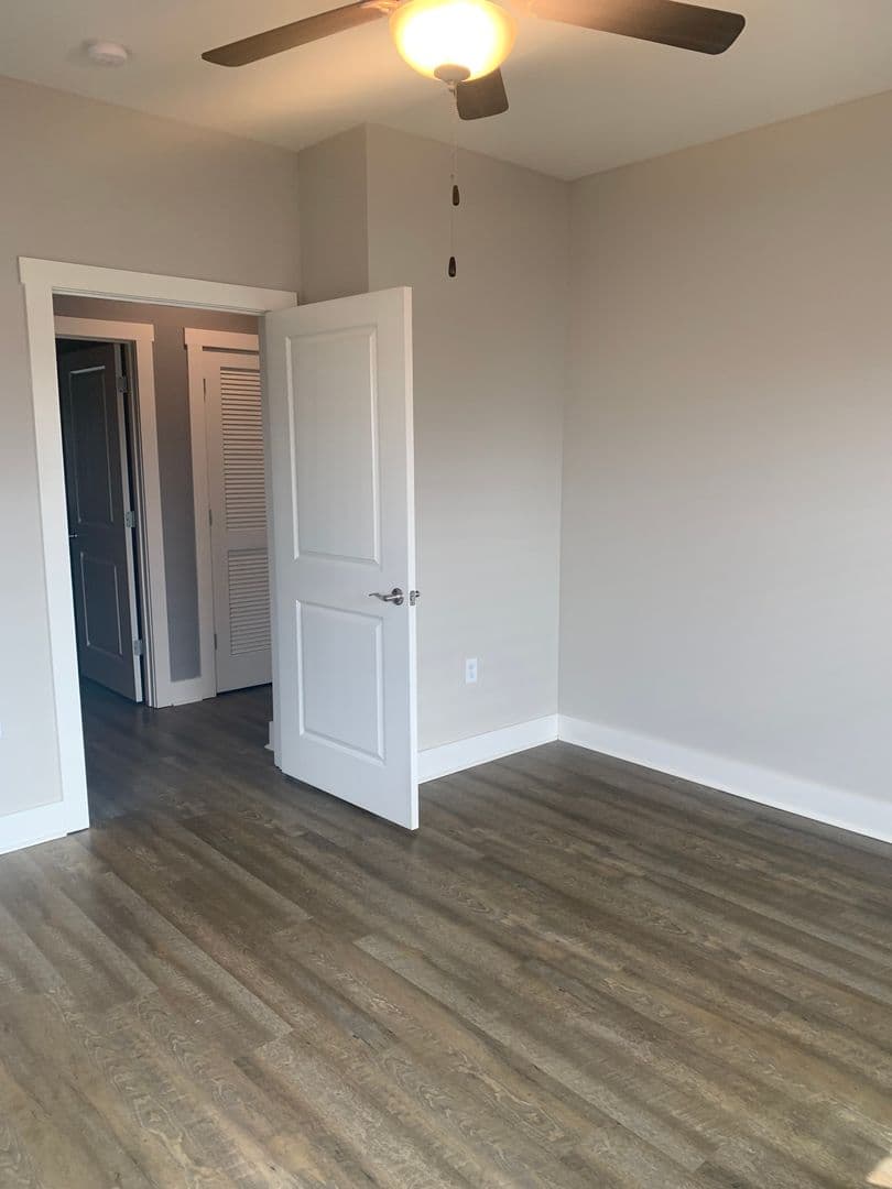 White House Apartment: 2940 US-31W