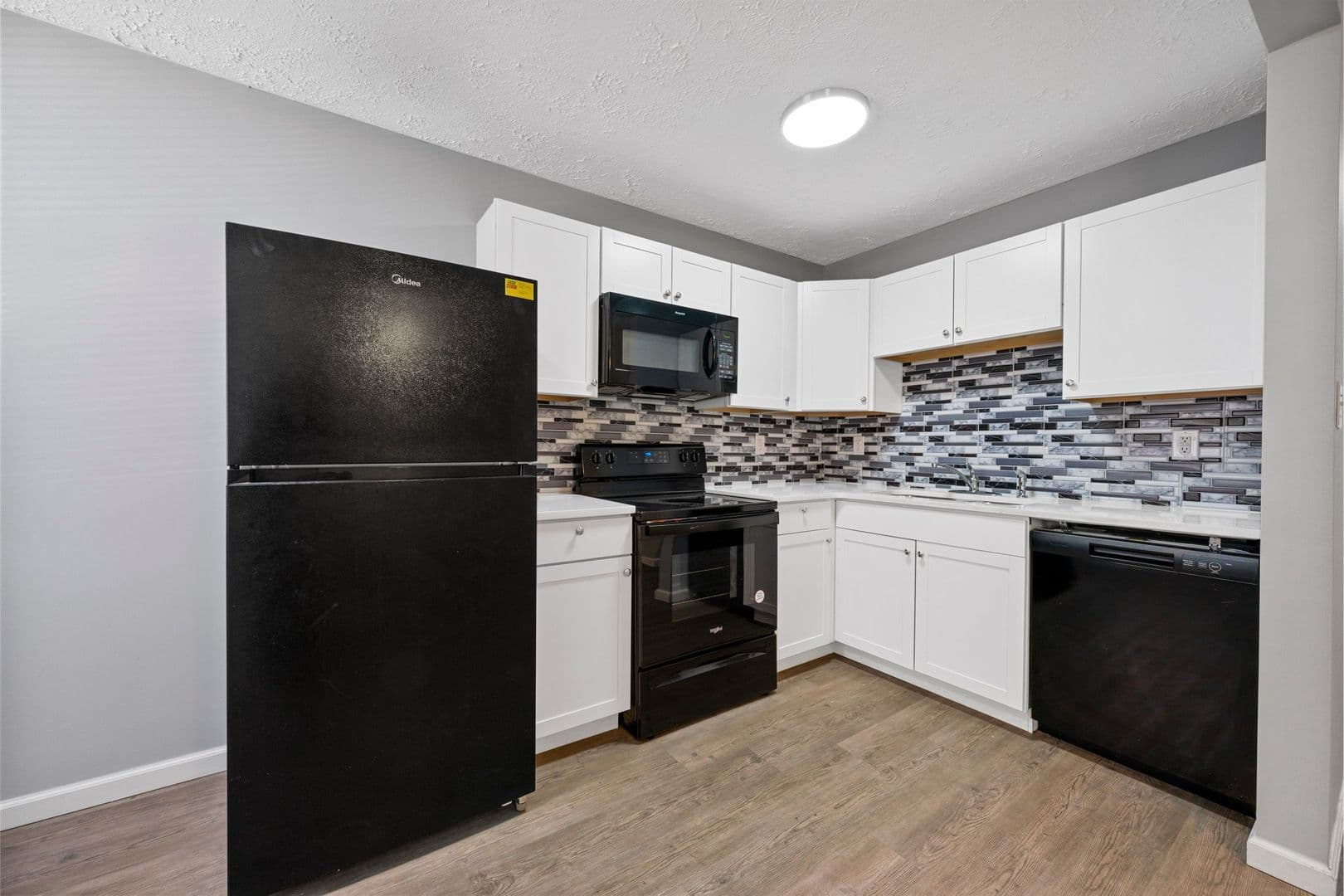 Owensboro Apartment: 630 Chuck Gray Ct