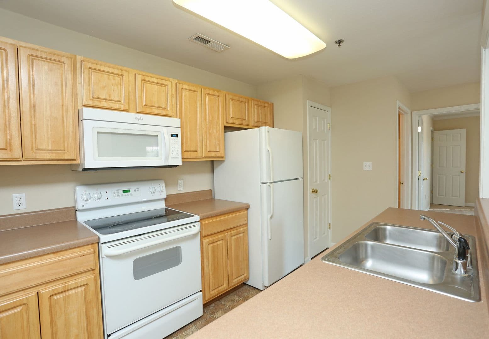 Bowling Green Apartment: 2463 Ken Bale Boulevard
