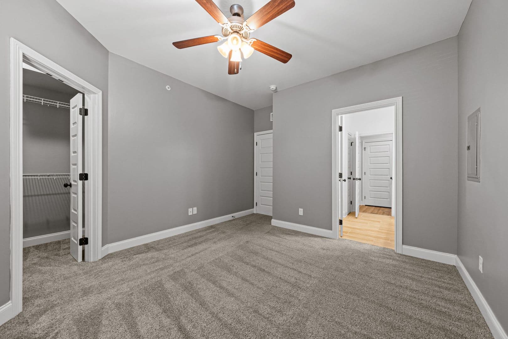 Bowling Green Apartment: 864 Fairview Avenue