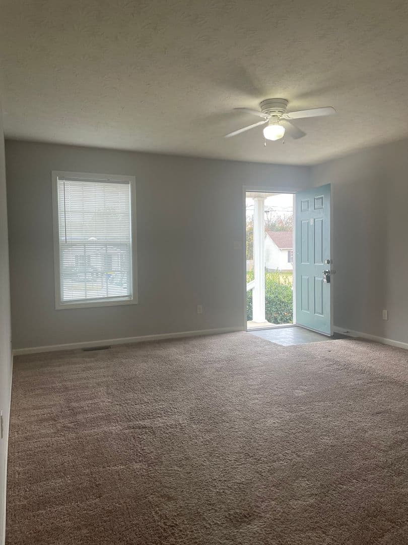 Bowling Green Apartment: 387 Lower Stone Avenue