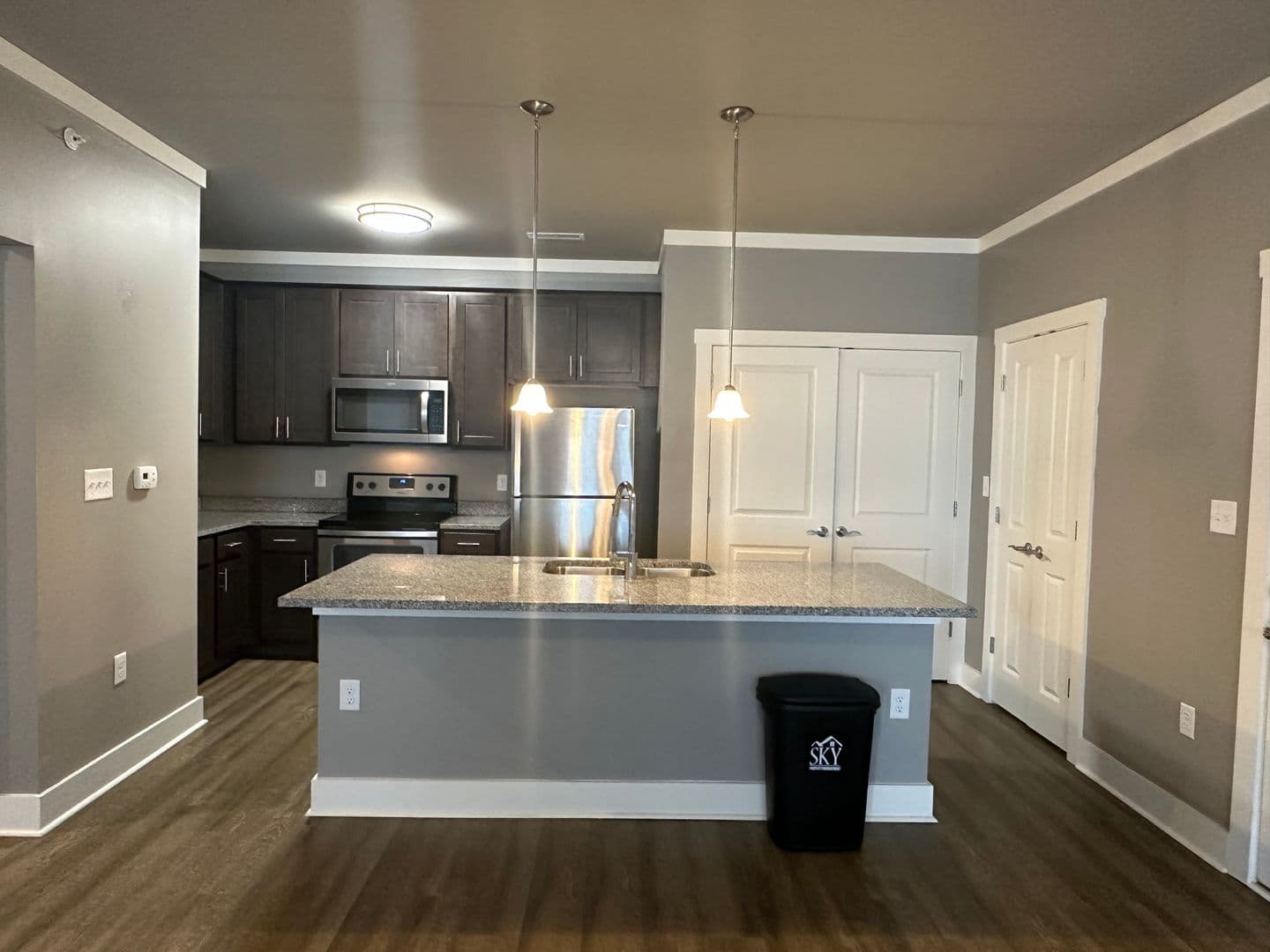 White House Apartment: 2940 US-31W