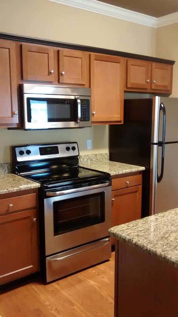 Bowling Green Apartment: 655 Declaration Way