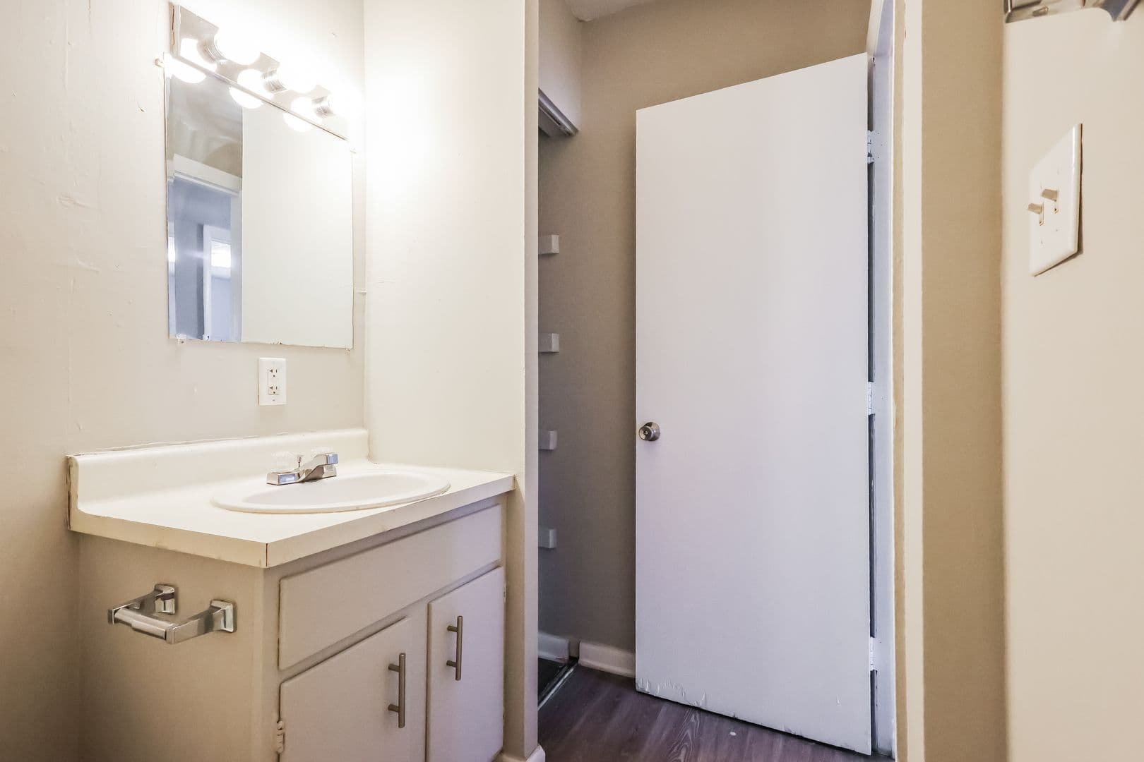 Glasgow Apartment: 200 Shalimar Drive