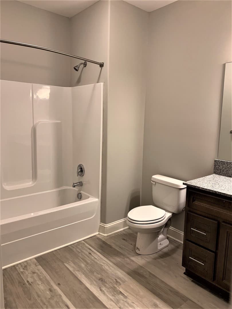 Bowling Green Apartment: 249 Greenwood Lane