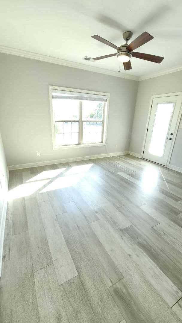 Bowling Green Apartment: 249 Greenwood Lane