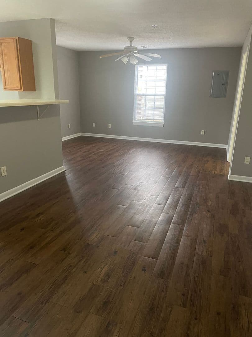 Bowling Green Apartment: 128 River Tanmer Way