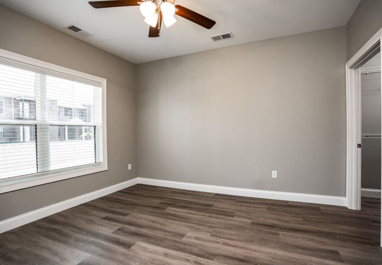 Bowling Green Apartment: 173 Traditions Boulevard