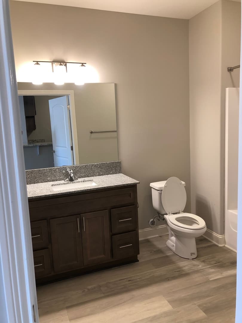 Bowling Green Apartment: 249 Greenwood Lane
