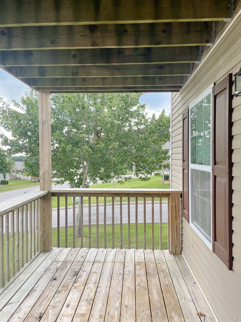 Bowling Green Apartment: 355 Upper Stone Avenue