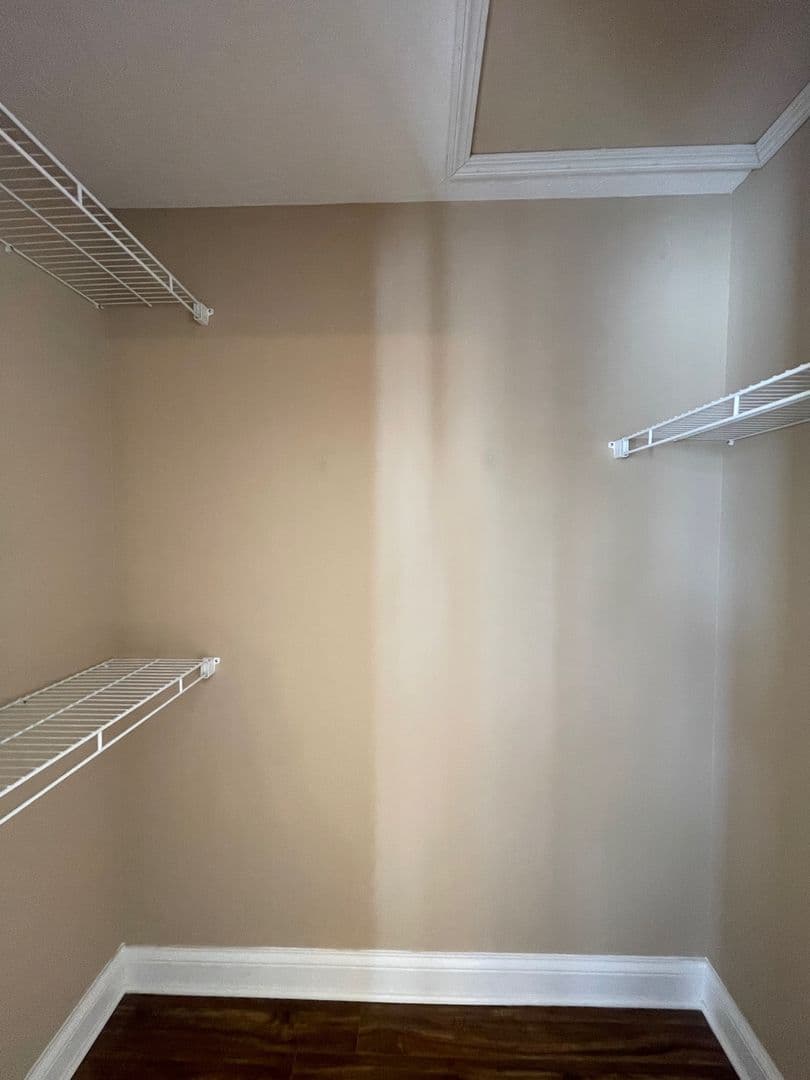 Bowling Green Apartment: 655 Declaration Way