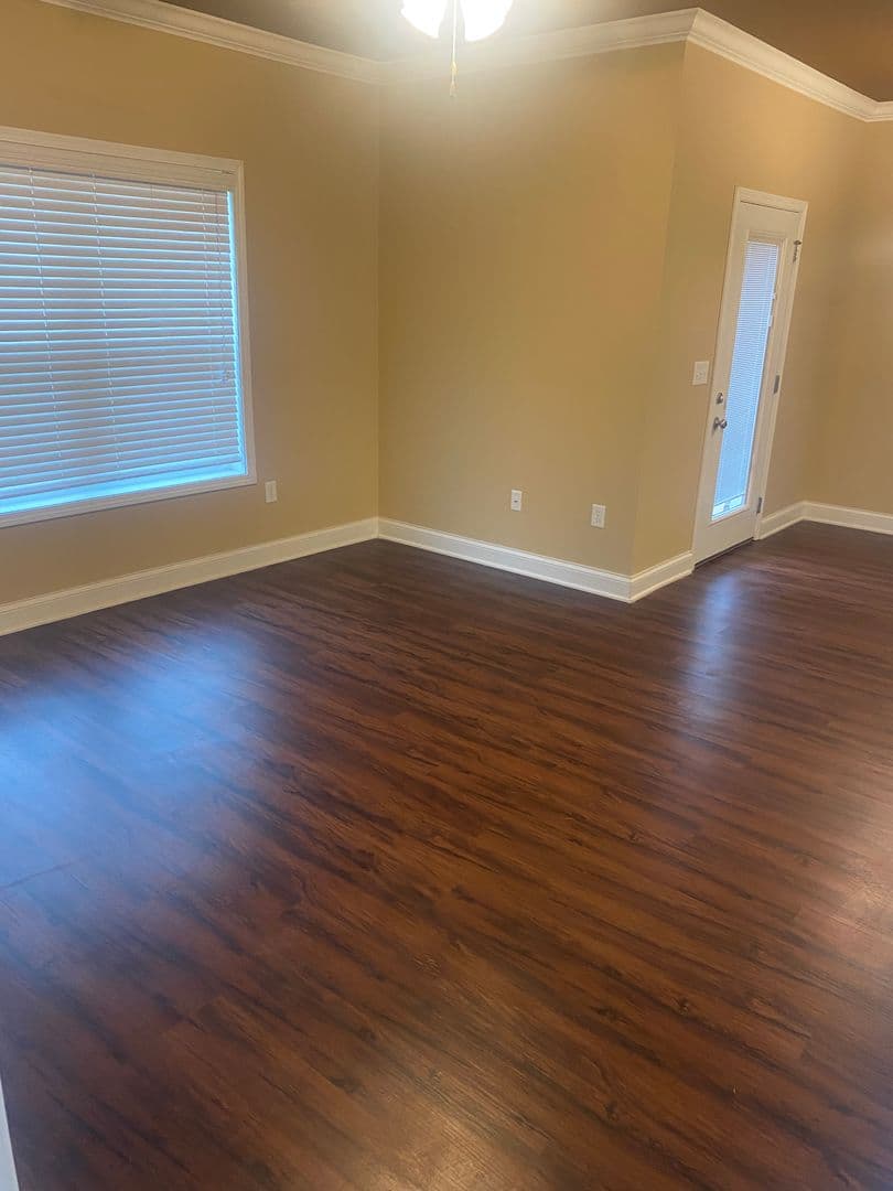 Bowling Green Apartment: 655 Declaration Way