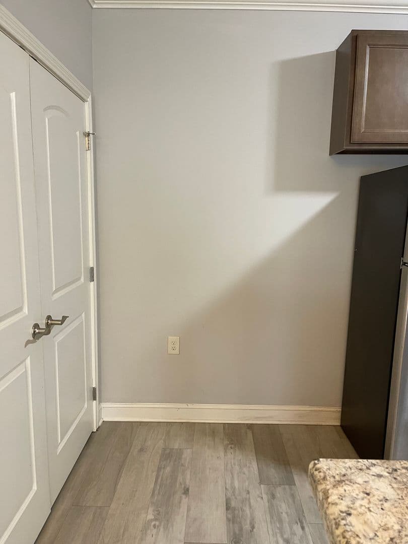 Bowling Green Apartment: 249 Greenwood Lane