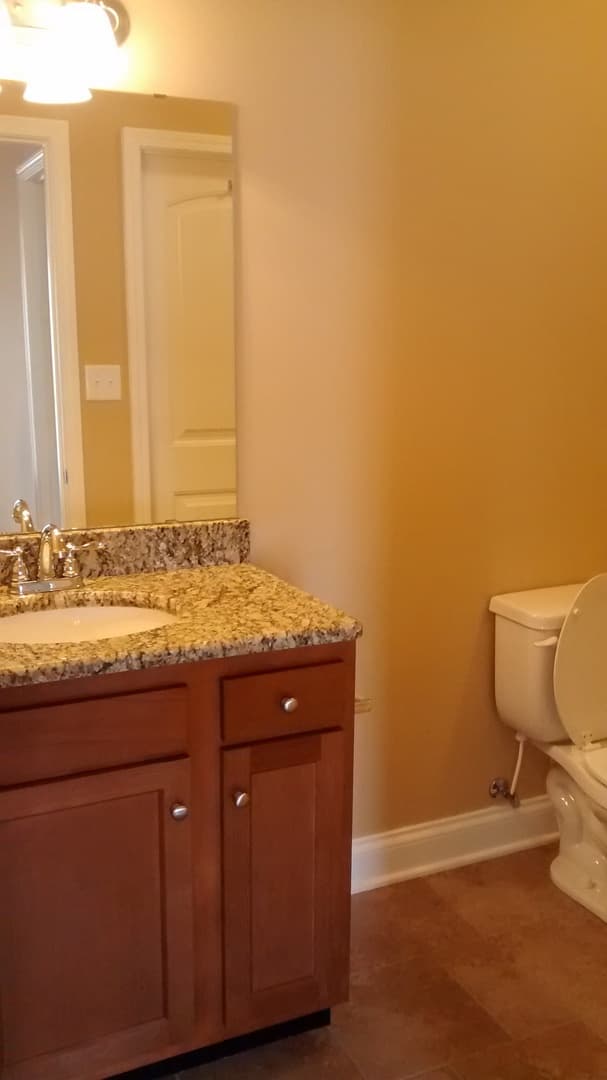 Bowling Green Apartment: 655 Declaration Way