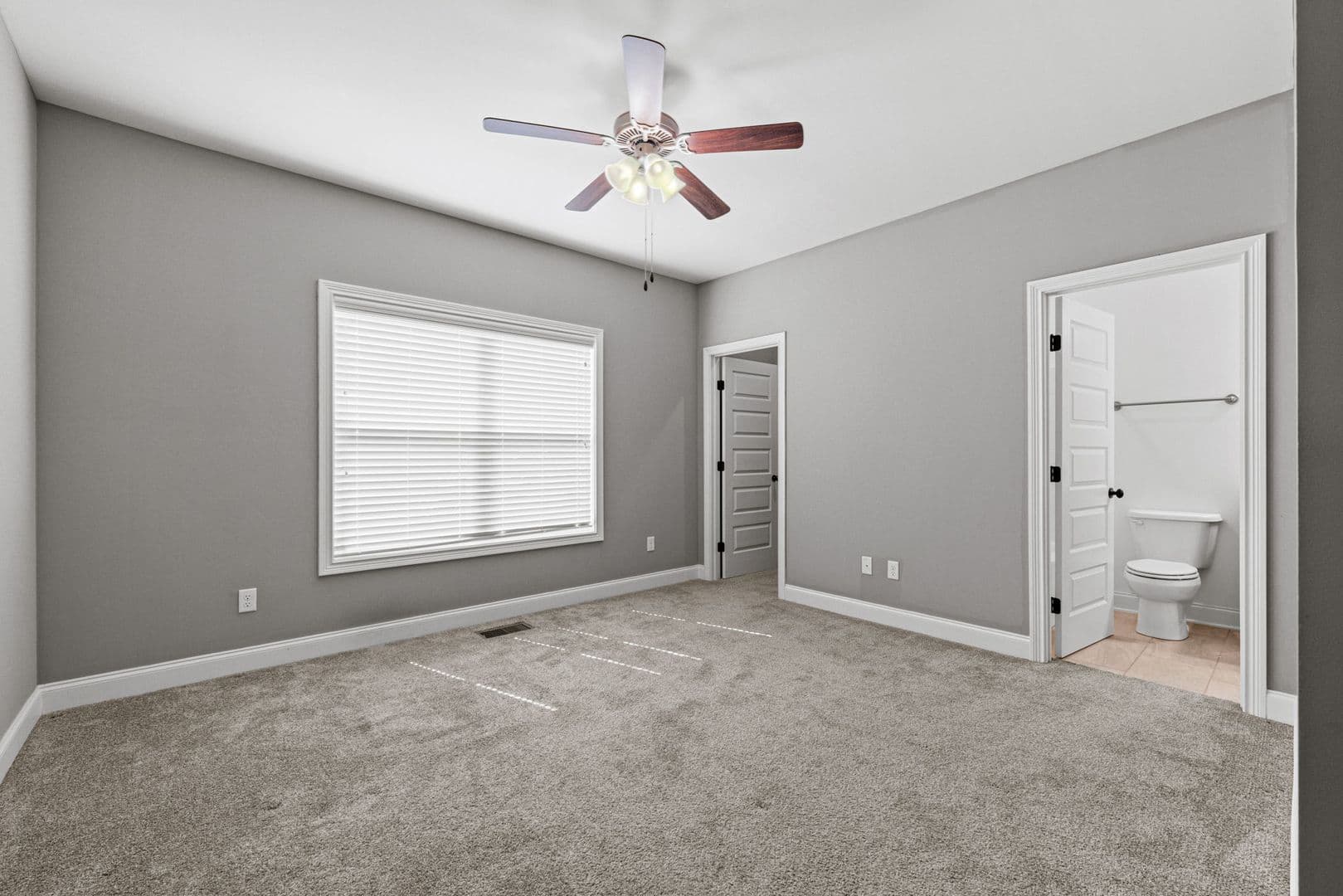 Bowling Green Apartment: 864 Fairview Avenue