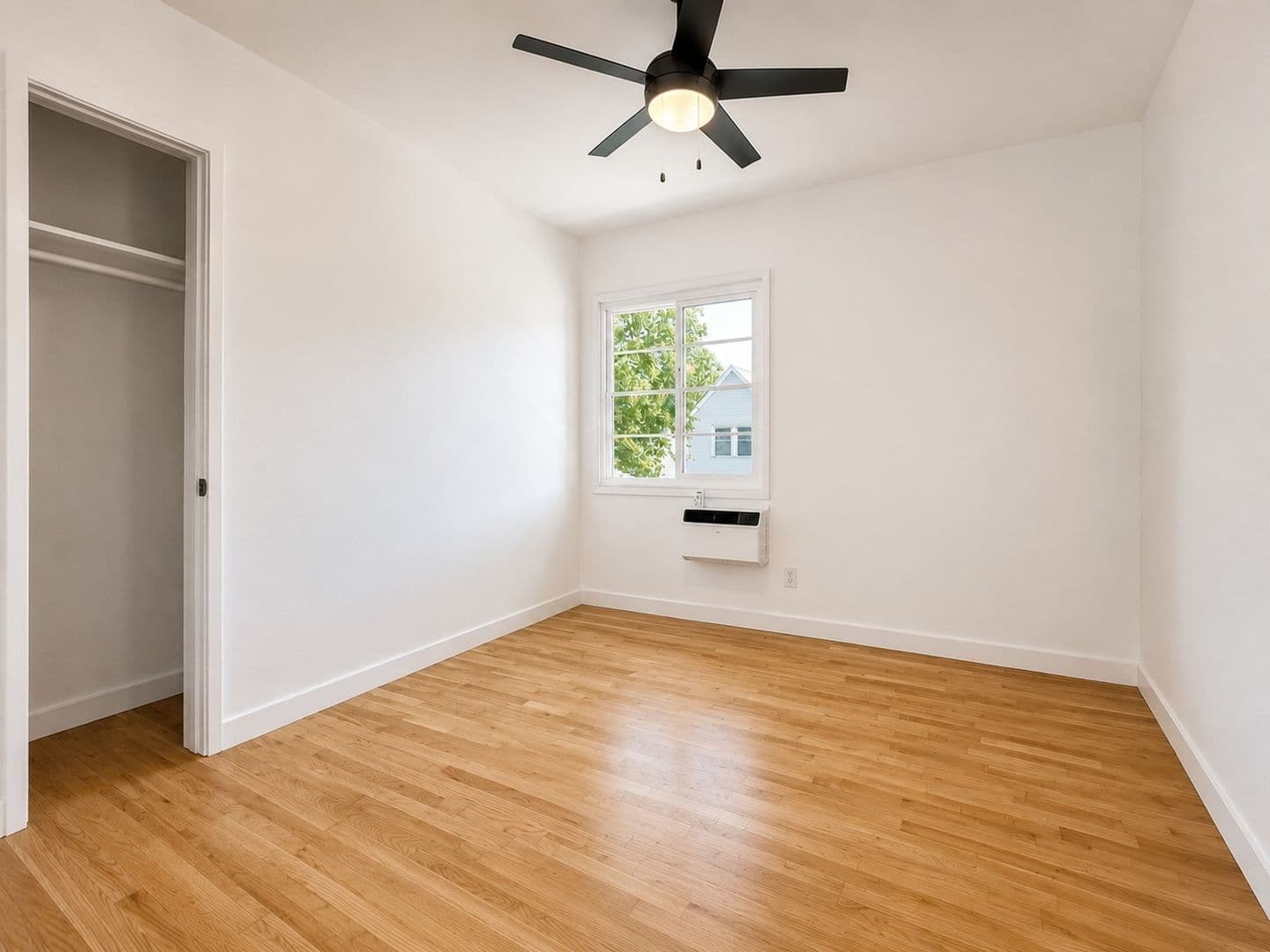 Glendale Apartment: 1553-1555 Riverside Dr.