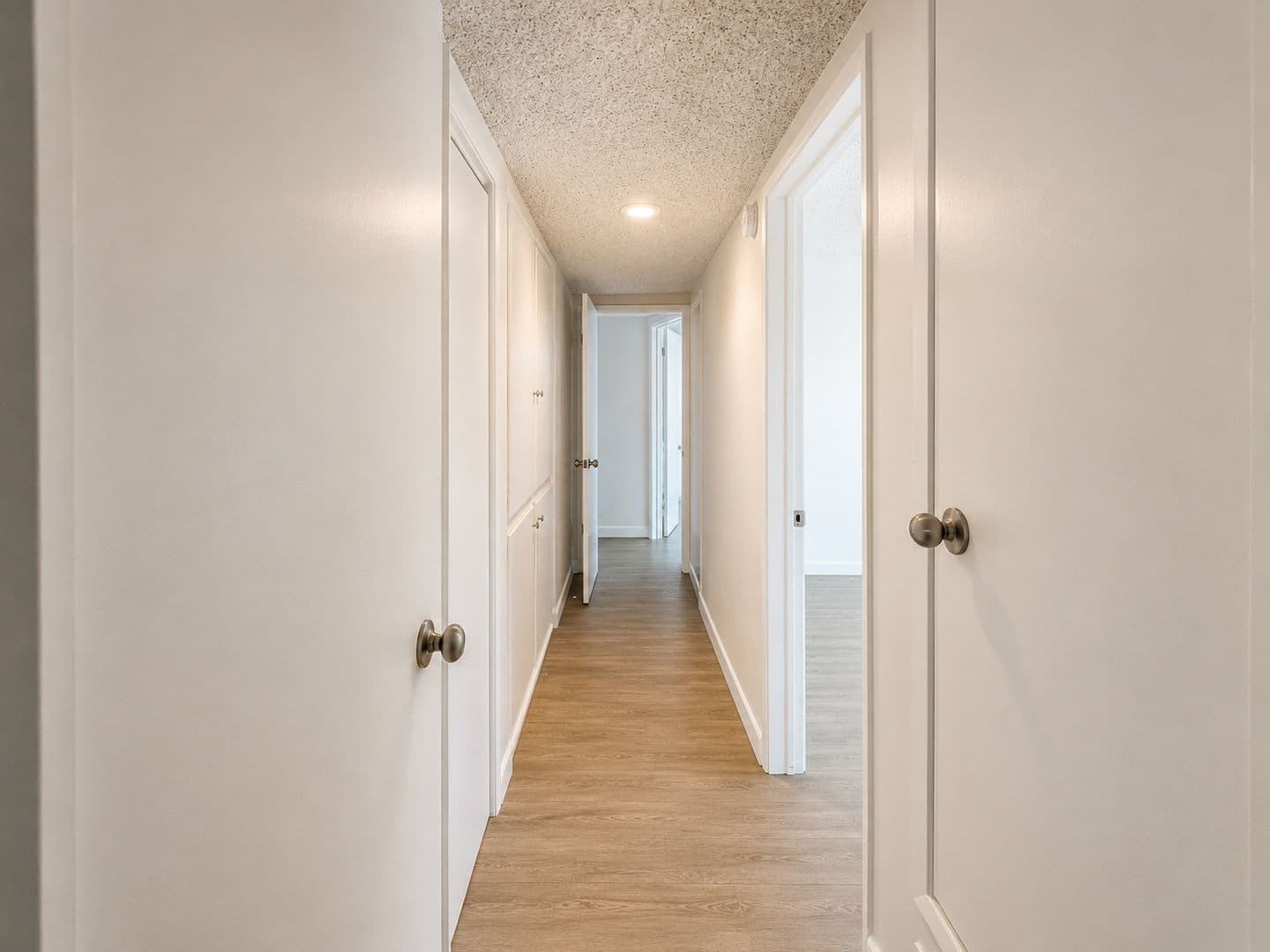 Sherman Oaks Apartment: 14315 Chandler Blvd