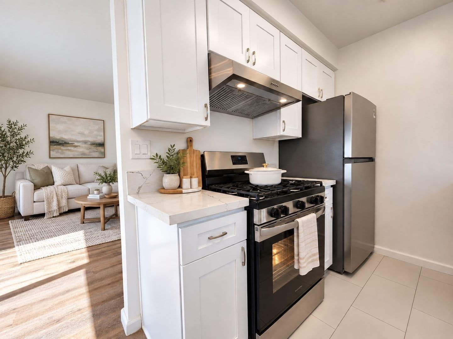 Santa Monica Apartment: 1522 Harvard Street