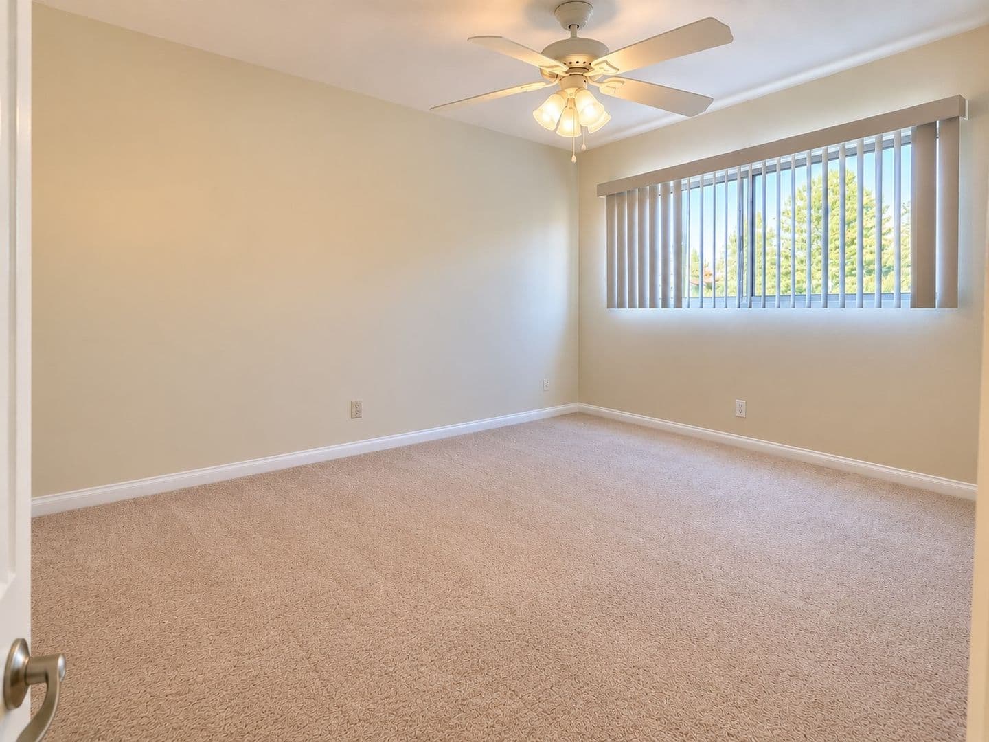 Burbank Apartment: 631 E Palm Avenue