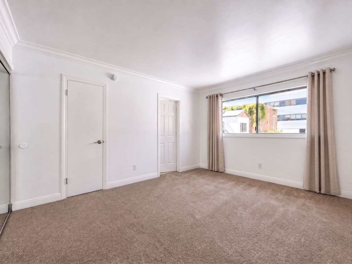Beverly Hills Apartment: 216 S. Gale Dr