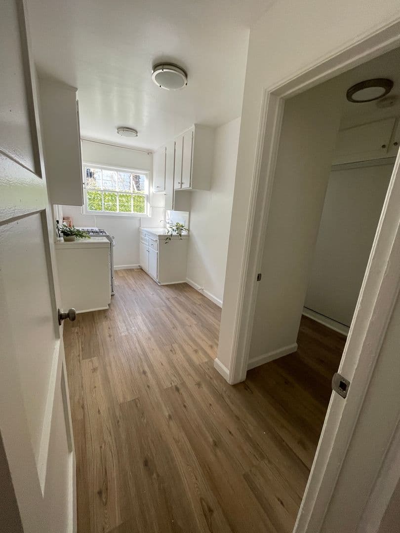 Los Angeles Apartment: 1601 N. Normandie
