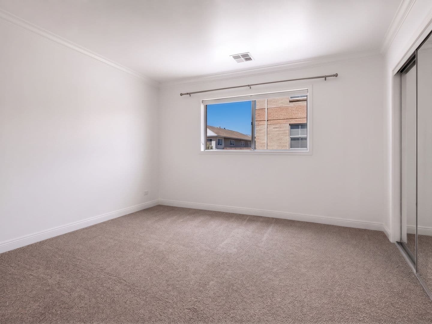 Beverly Hills Apartment: 216 S. Gale Dr